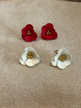 2 Pair Poppy Earrings